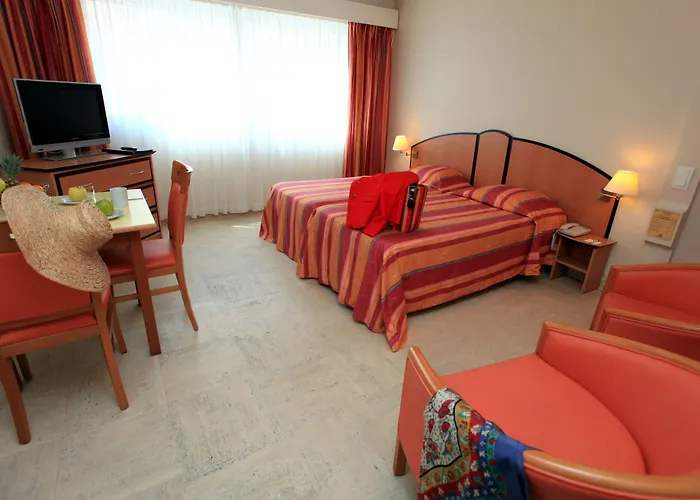 Staybridge - Centre By Ihg 4* Cannes