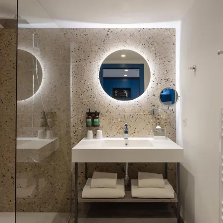 Staybridge - Centre By Ihg 4*