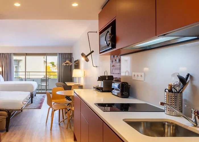 Staybridge - Centre By Ihg 4*