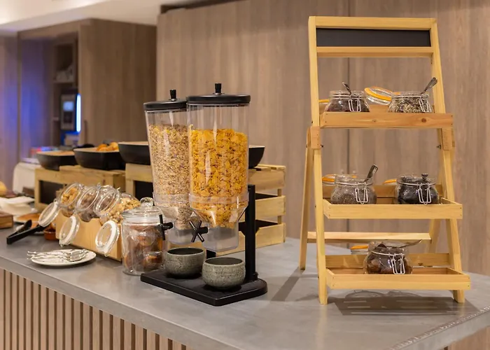 Staybridge - Centre By Ihg Hotel