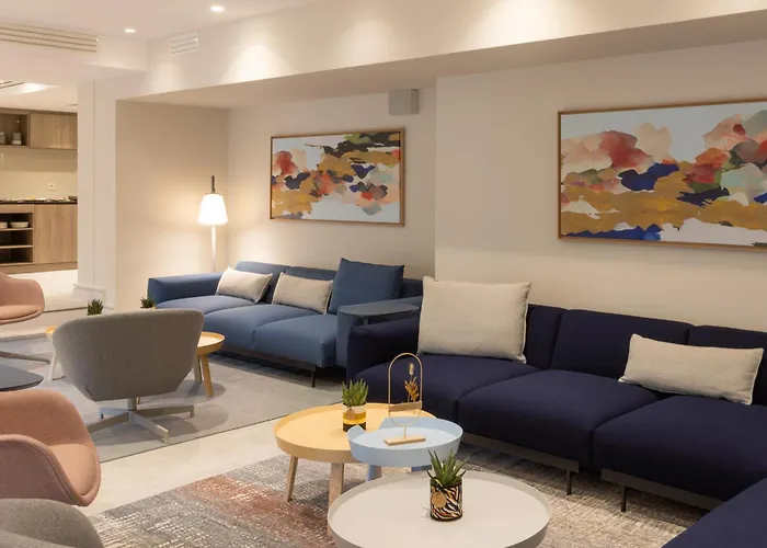 Staybridge - Centre By Ihg 4*