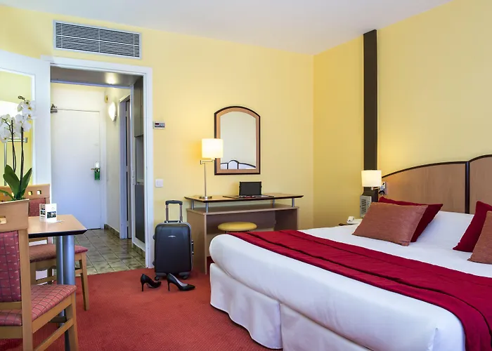 Staybridge - Centre By Ihg 4* Cannes