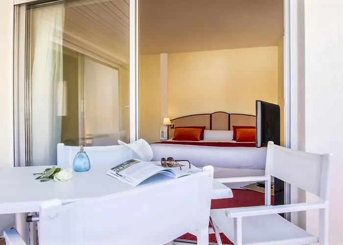 Staybridge - Centre By Ihg Hotel