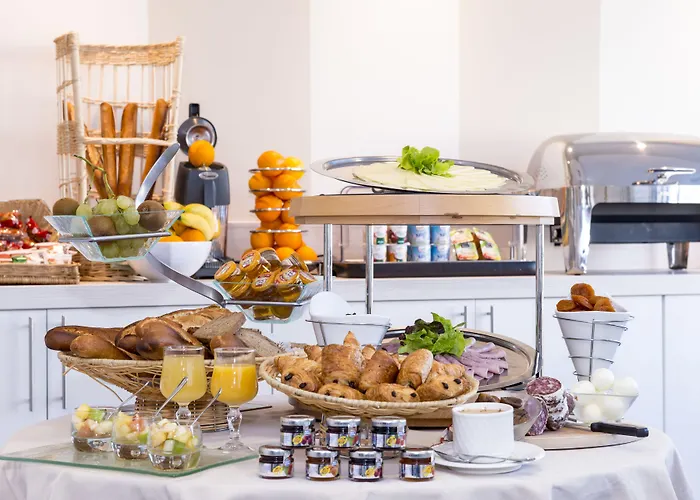 Staybridge - Centre By Ihg 4*