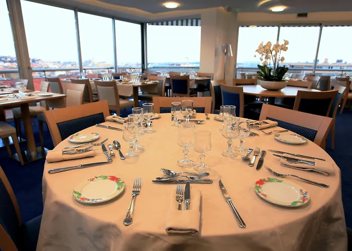 Staybridge - Centre By Ihg Hotel