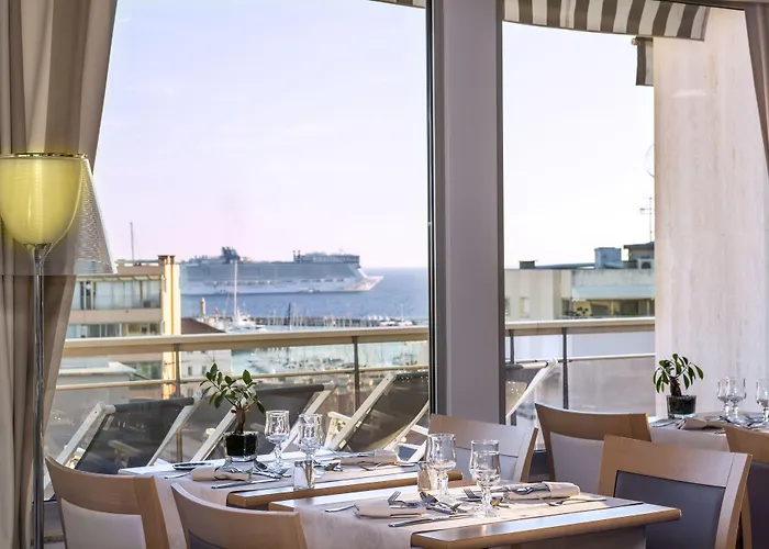 Staybridge - Centre By Ihg