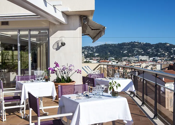 Staybridge - Centre By Ihg