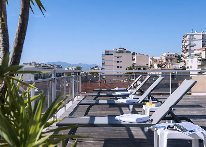 Staybridge - Centre By Ihg Hotel