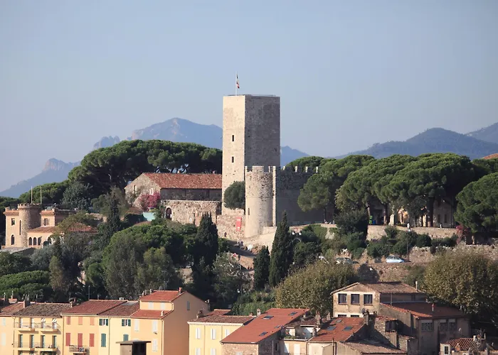 Staybridge - Centre By Ihg Hotel