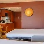 曼特浓俱乐部酒店 酒店