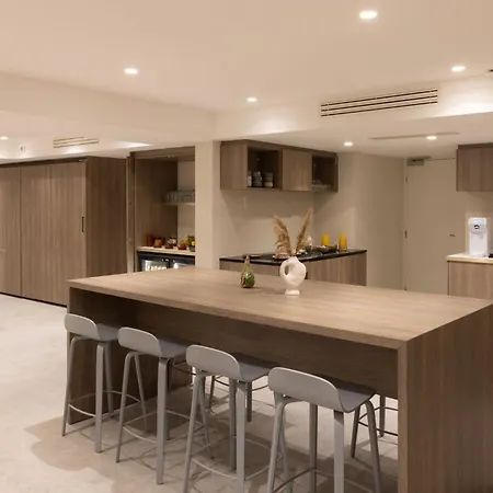 Staybridge - Centre By Ihg Hotel
