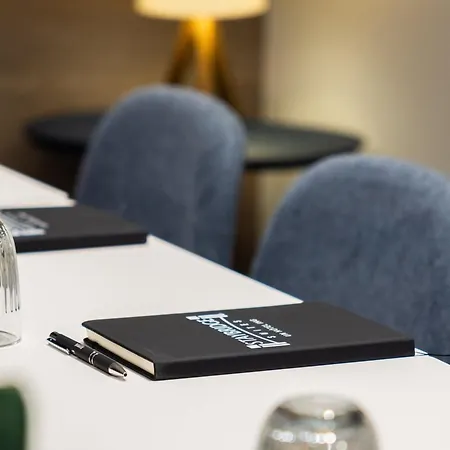 Staybridge - Centre By Ihg Hotel 4*
