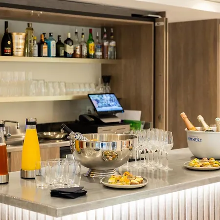 Staybridge - Centre By Ihg 4* Cannes