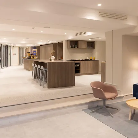 Отель Staybridge - Centre By Ihg 4*